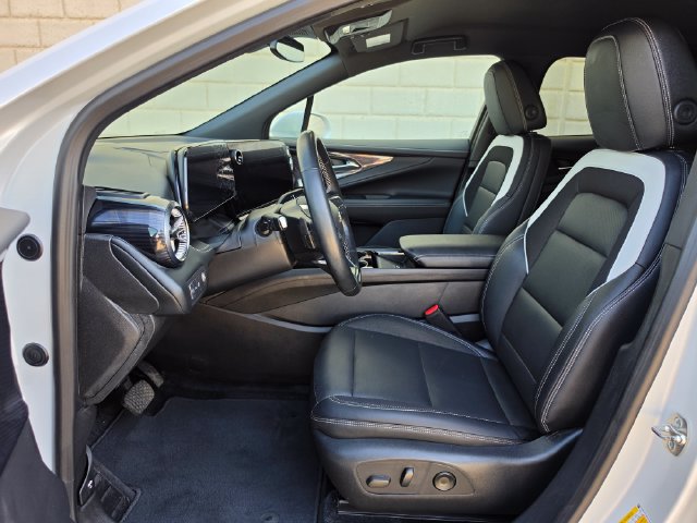 Used 2024 Chevrolet Blazer EV LT AWD/4WD image 29