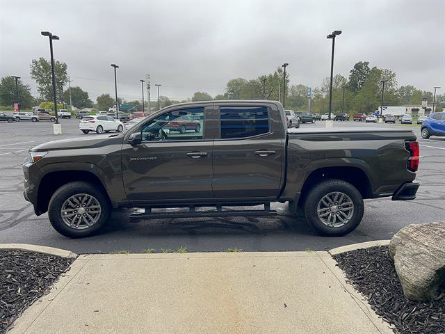 Used 2024 Chevrolet Colorado LT w/ LT Convenience Package II AWD/4WD image 4