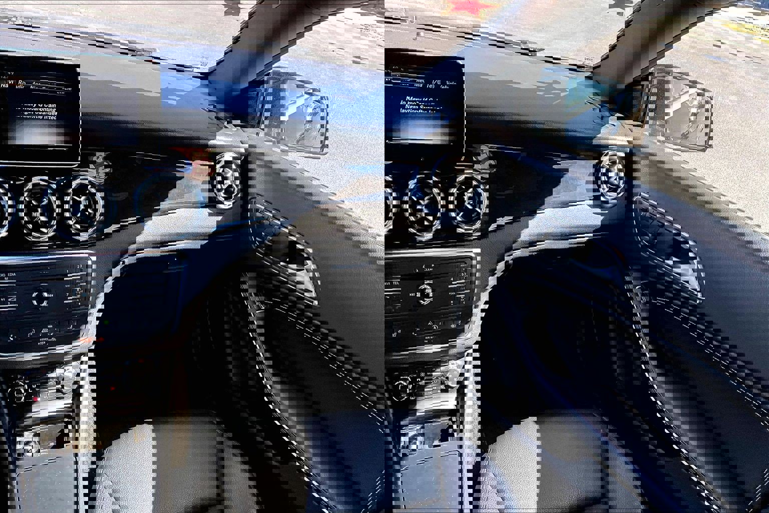 Used 2015 Mercedes-Benz CLA 250 image 16