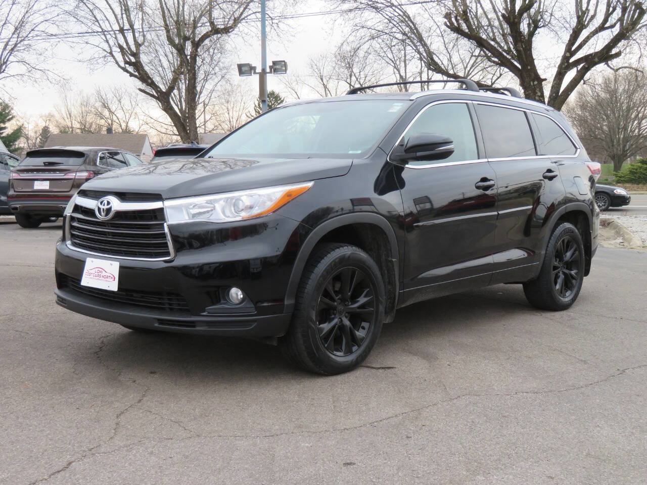 Used 2016 Toyota Highlander XLE image 2