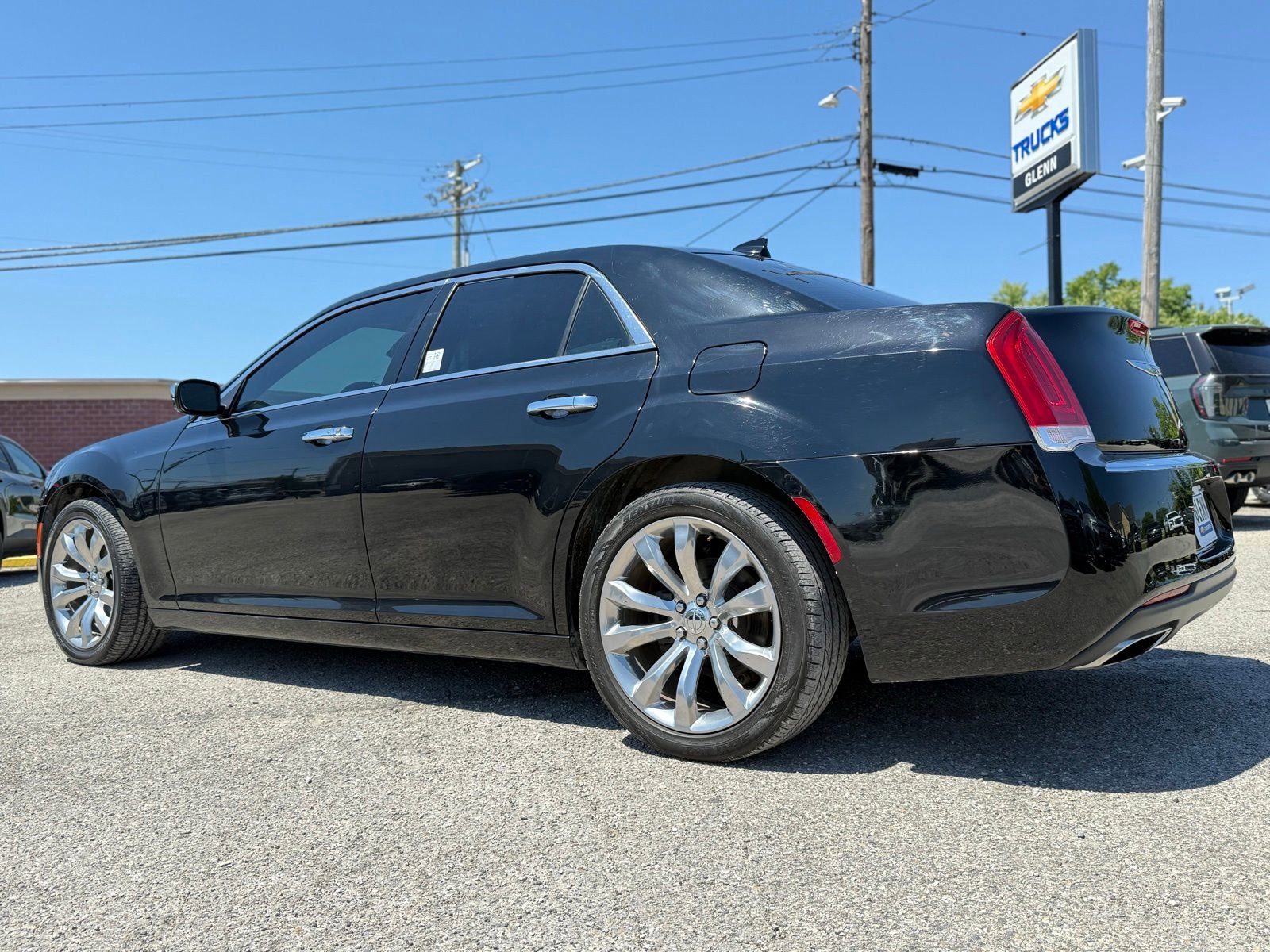 Used 2020 Chrysler 300 Limited RWD image 4