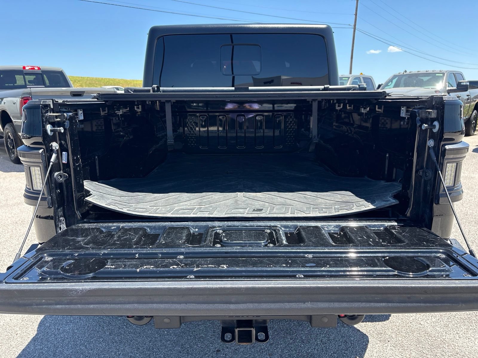 Used 2023 Jeep Gladiator Sport AWD/4WD image 29