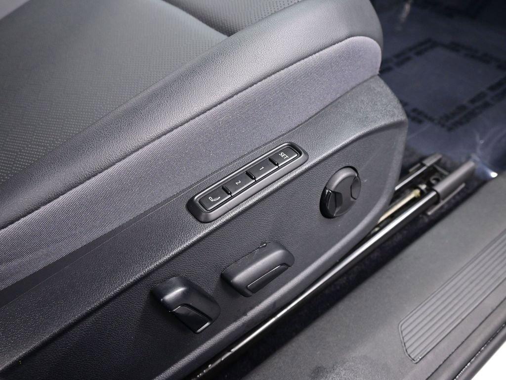 Used 2023 Volkswagen ID.4 Pro S image 23