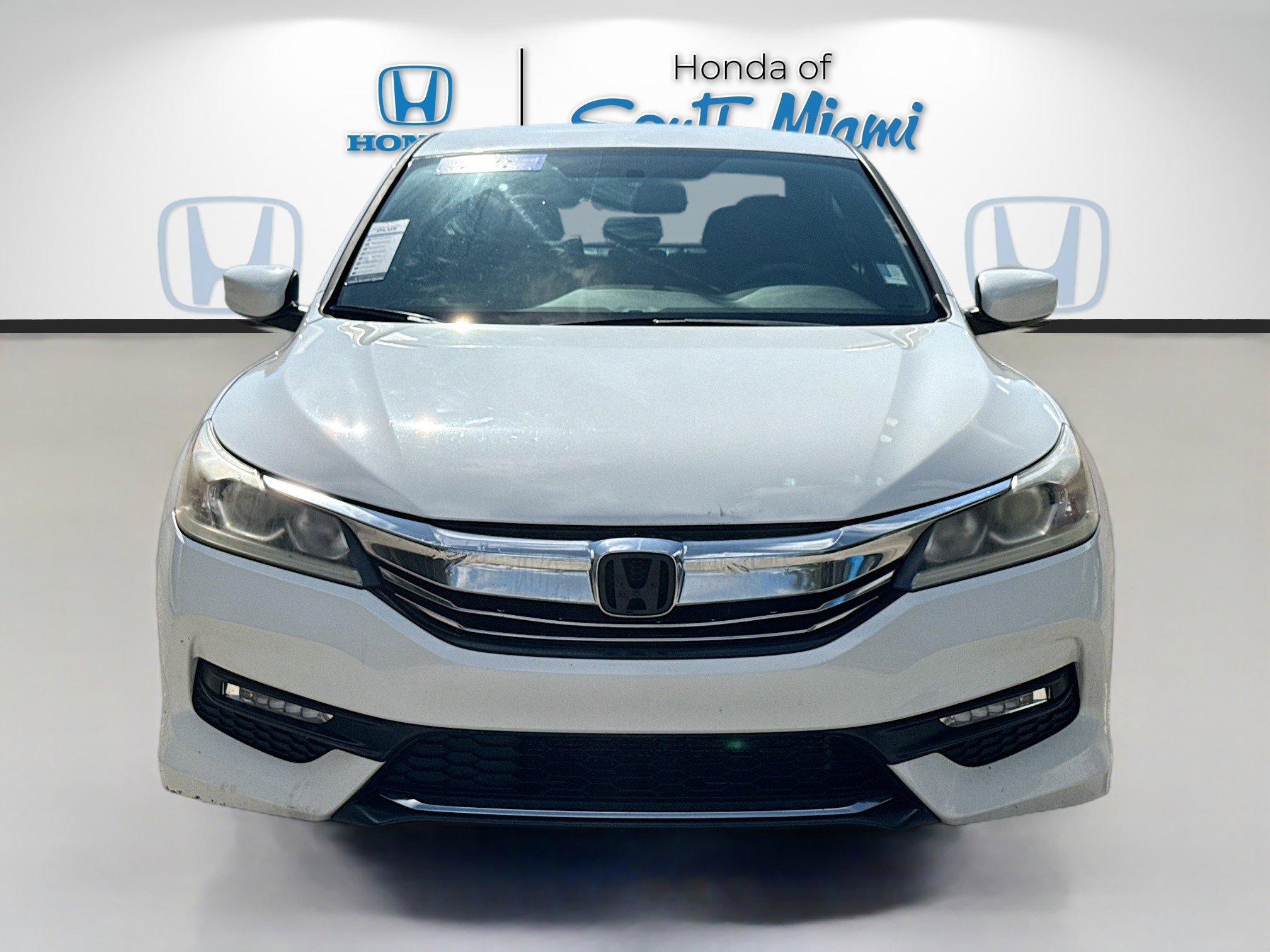 Used 2016 Honda Accord Sport image 2