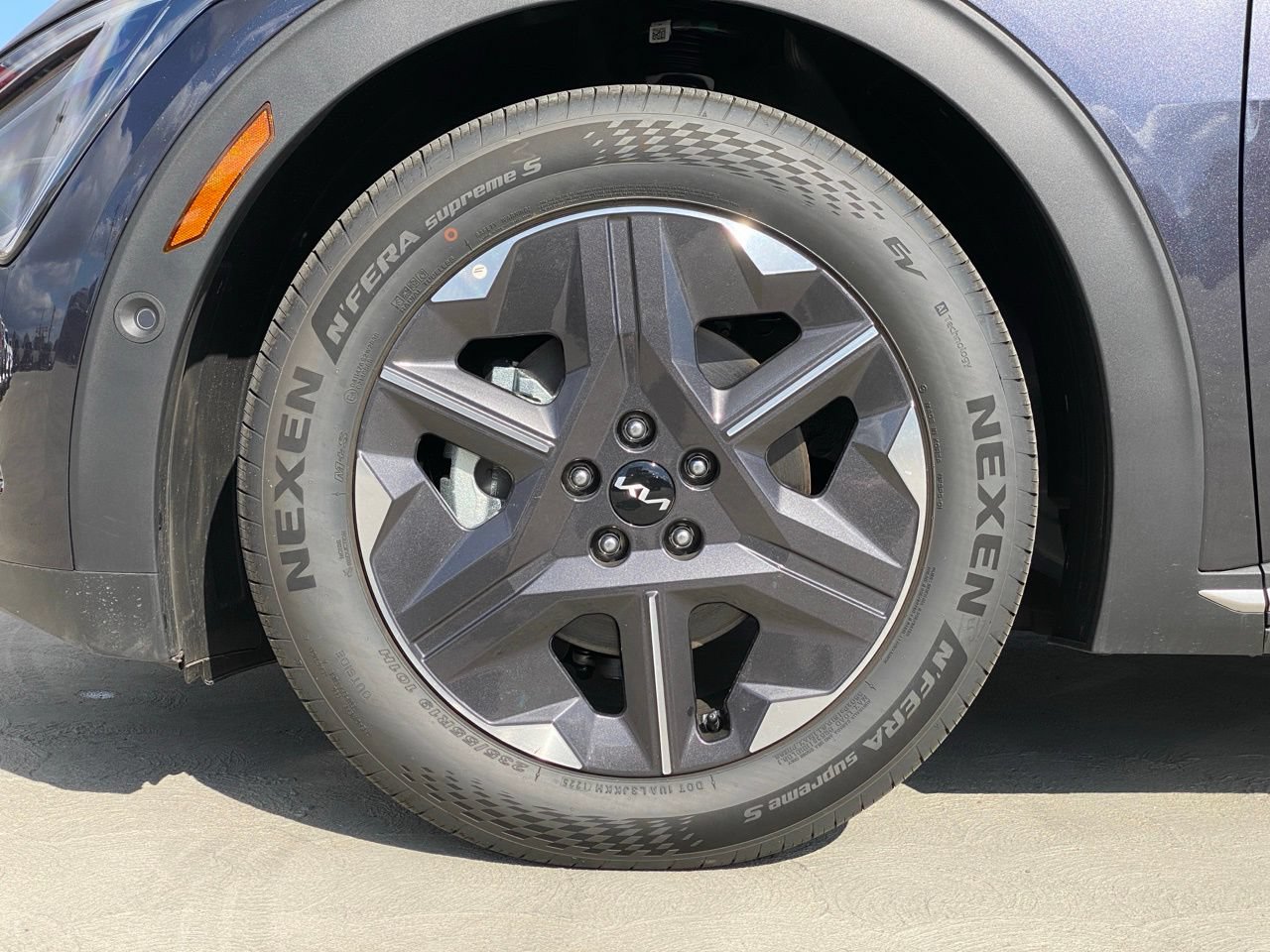 New 2025 Kia EV6 Light AWD/4WD image 10