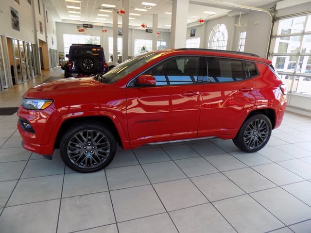 Certified 2022 Jeep Compass Limited AWD/4WD image 2
