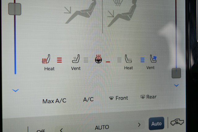 Used 2024 RAM 5500 Laramie image 25