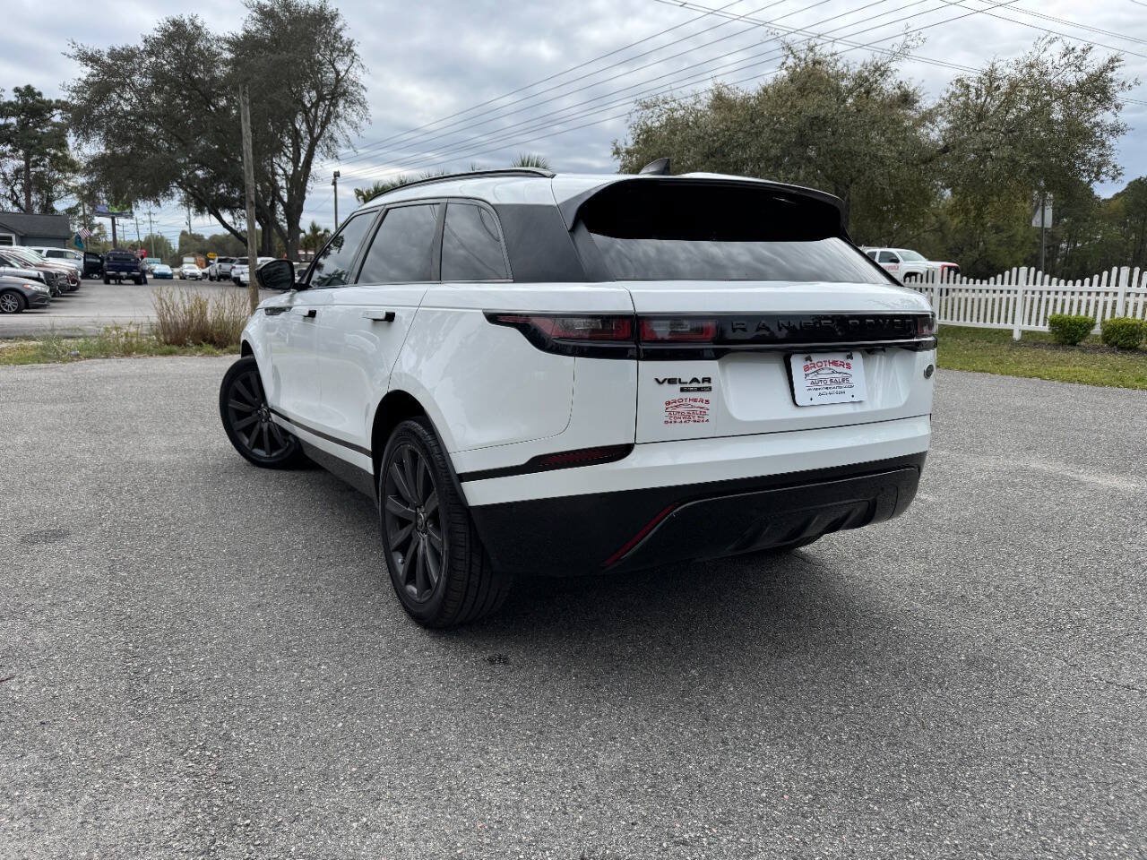 Used 2018 Land Rover Range Rover Velar R-Dynamic HSE AWD/4WD image 34
