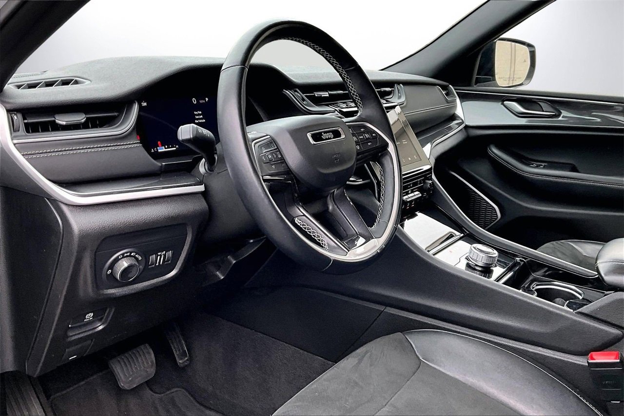 Used 2021 Jeep Grand Cherokee L Laredo image 18