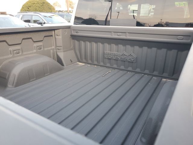 Used 2020 Chevrolet Silverado 1500 High Country w/ Technology Package image 12