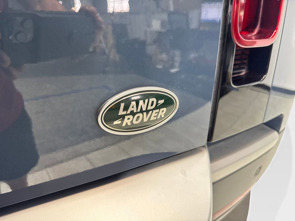 Used 2023 Land Rover Defender 110 SE AWD/4WD image 24