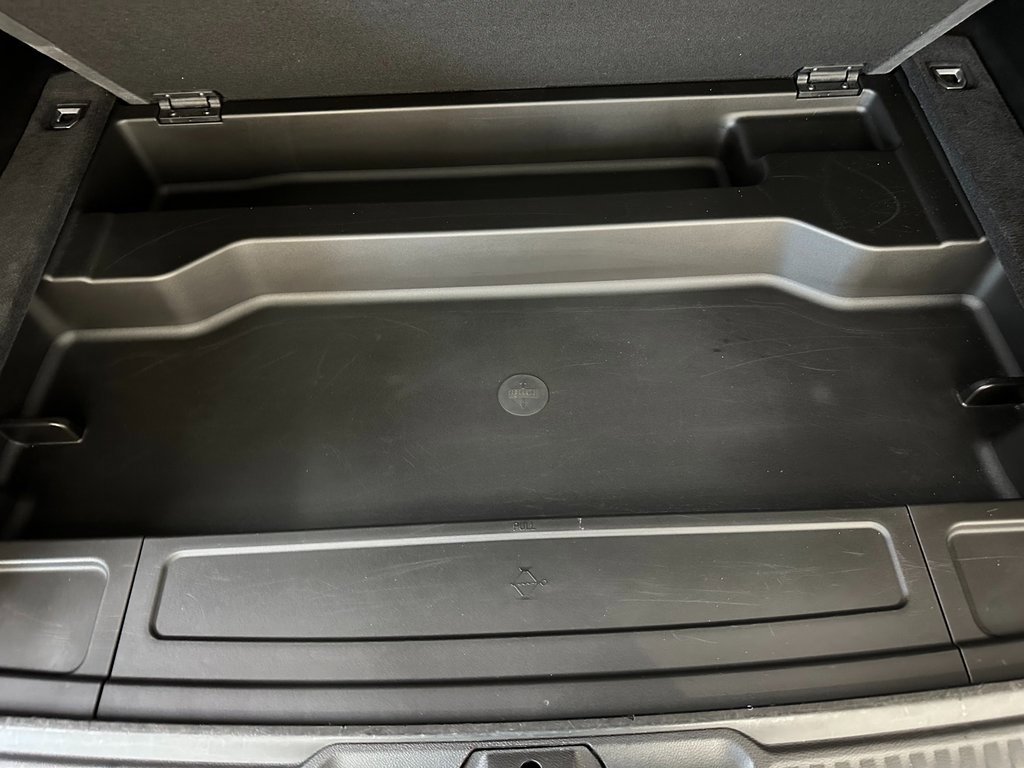 Certified 2024 Jeep Wagoneer L Series II w/ Flexible Seating Group image 45