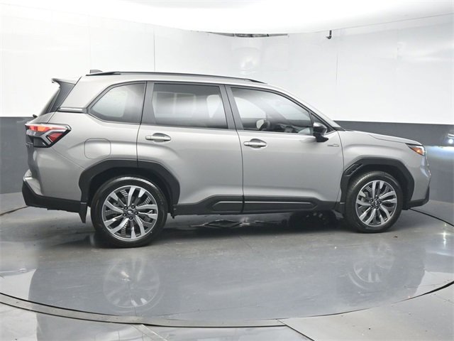 Used 2025 Subaru Forester Touring w/ Touring Package image 8