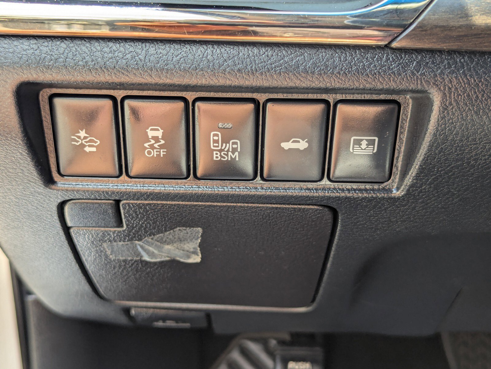 Used 2016 Toyota Avalon Limited w/ Toyota Safety Sense Package FWD image 38
