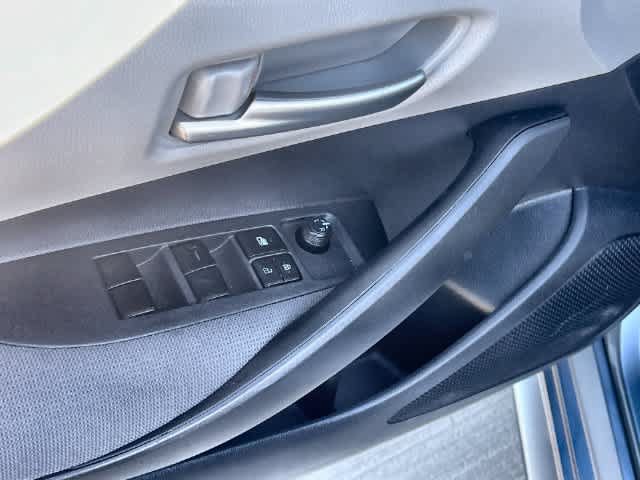 Used 2020 Toyota Corolla LE FWD image 29