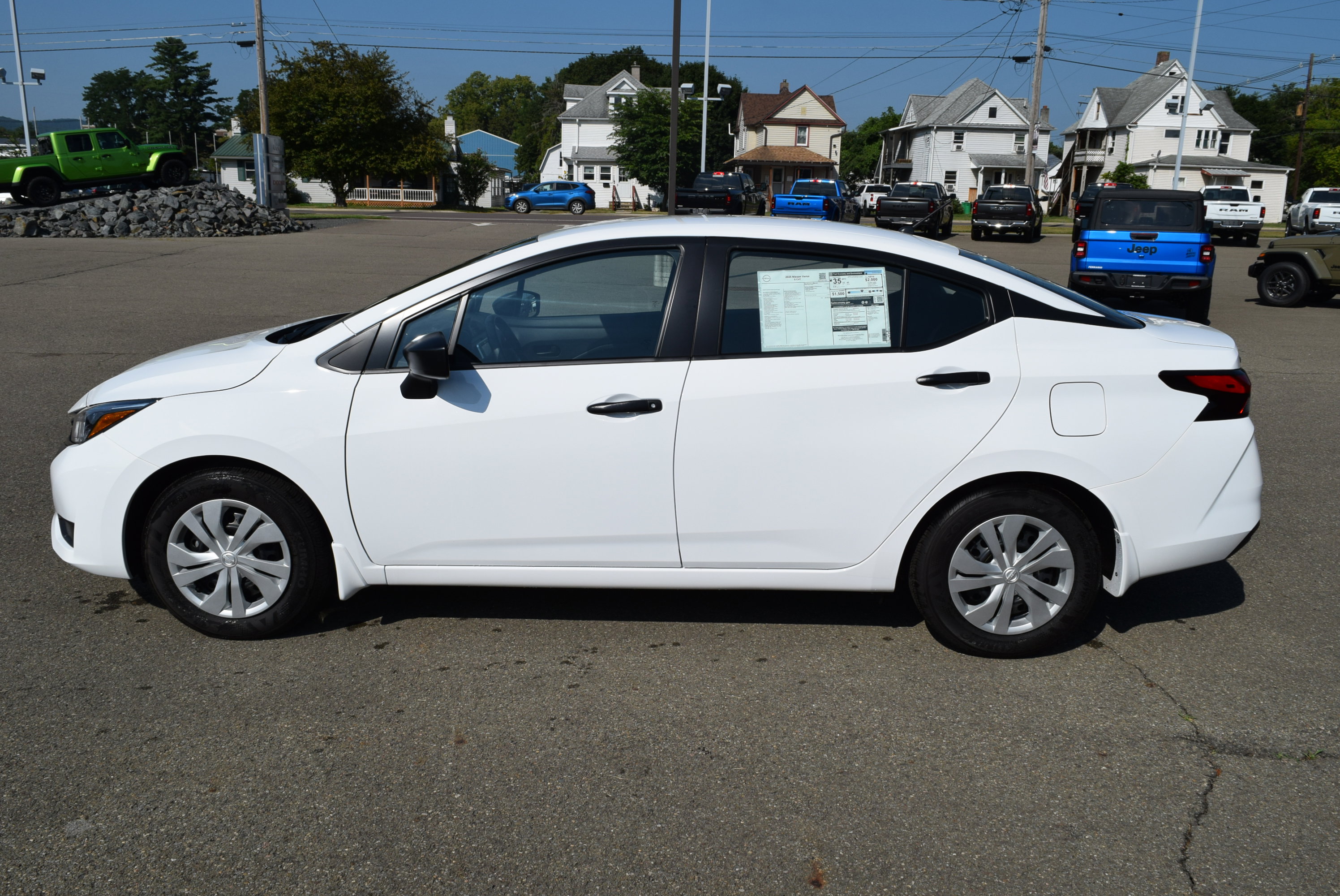 New 2025 Nissan Versa S w/ Trunk Package
