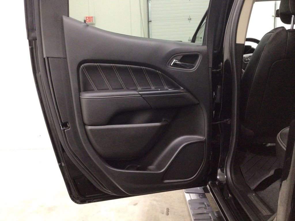 Used 2022 GMC Canyon Denali image 22