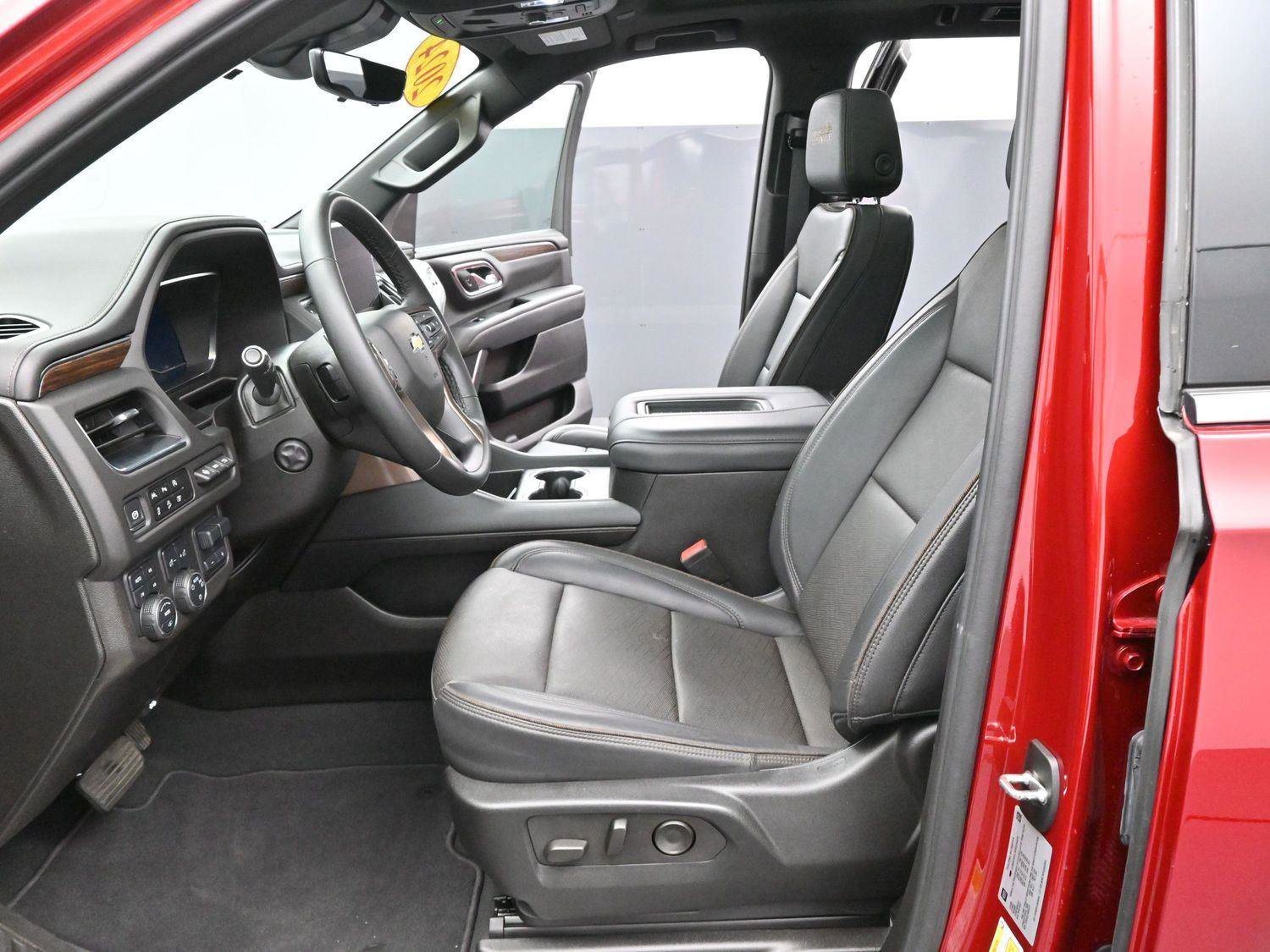 Used 2024 Chevrolet Suburban High Country image 15