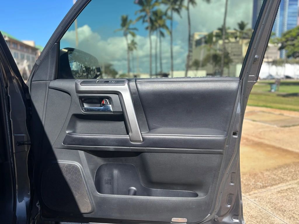 Used 2018 Toyota 4Runner SR5 image 16