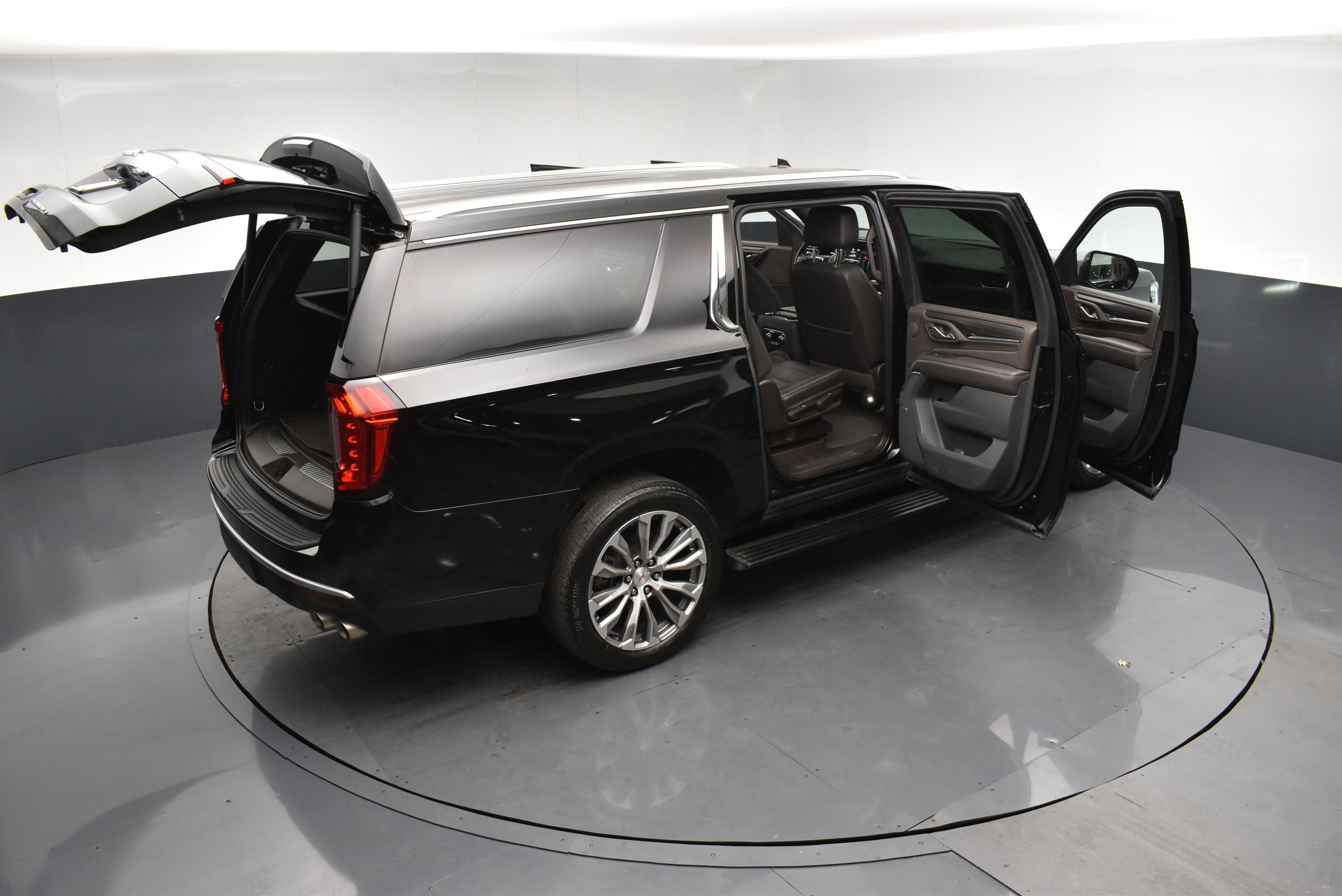 Used 2022 GMC Yukon XL Denali w/ Max Trailering Package image 30