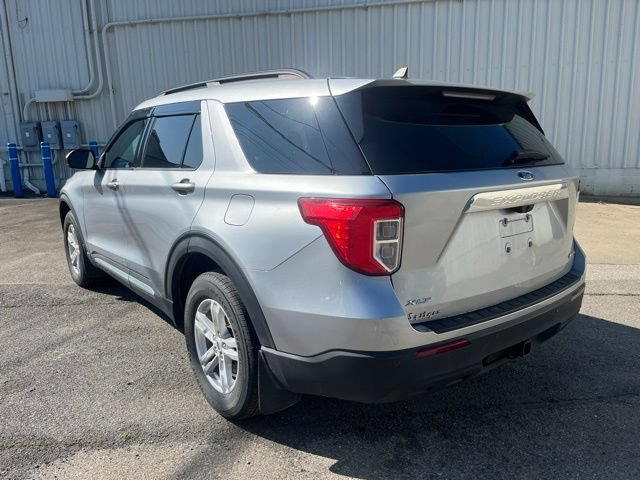Used 2022 Ford Explorer XLT w/ Class IV Trailer Tow Package AWD/4WD image 8