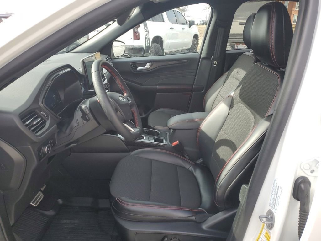 Used 2024 Ford Escape ST-Line Select w/ Tech Pack #2 image 14