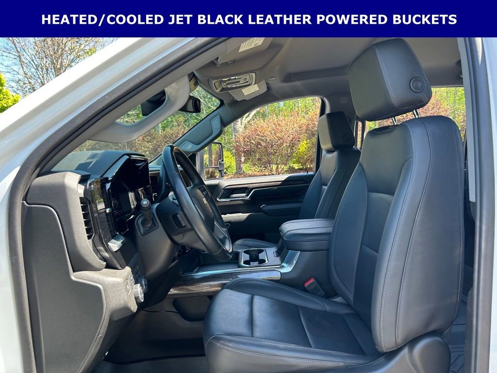 Used 2024 Chevrolet Silverado 3500 LTZ w/ LTZ Convenience Package image 4