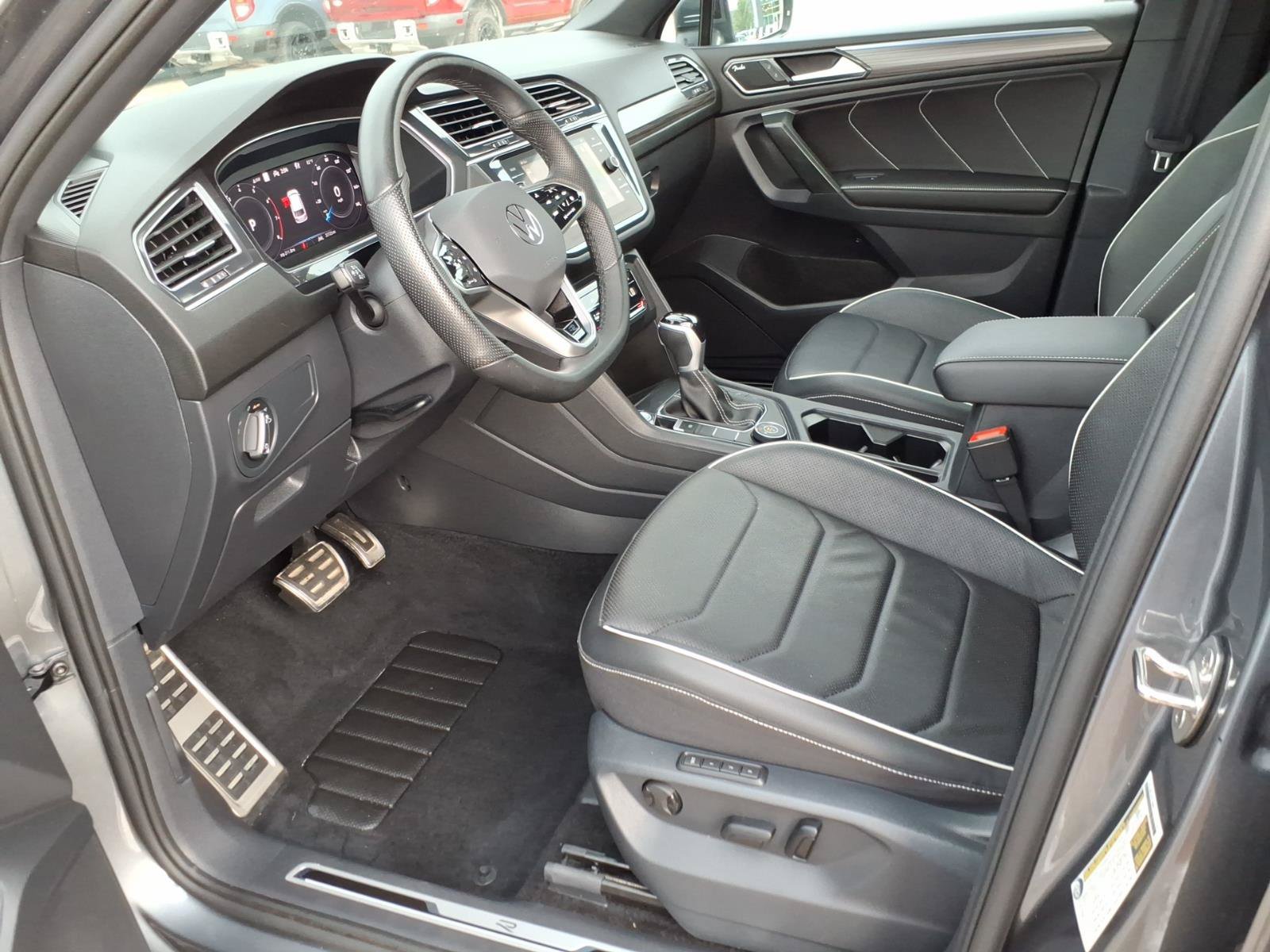 Used 2024 Volkswagen Tiguan SEL R-Line AWD/4WD image 11