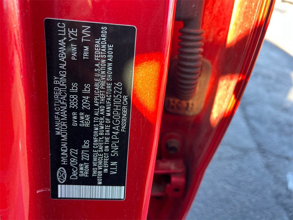 Used 2023 Hyundai Elantra Limited image 44