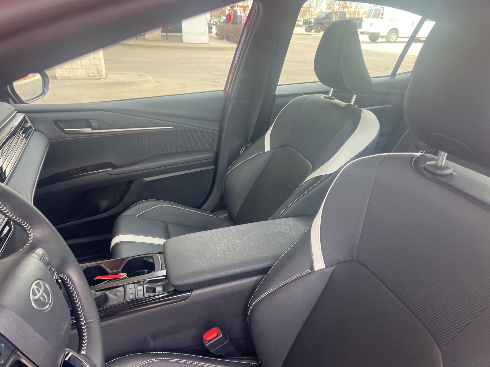 Used 2025 Toyota Camry SE image 26