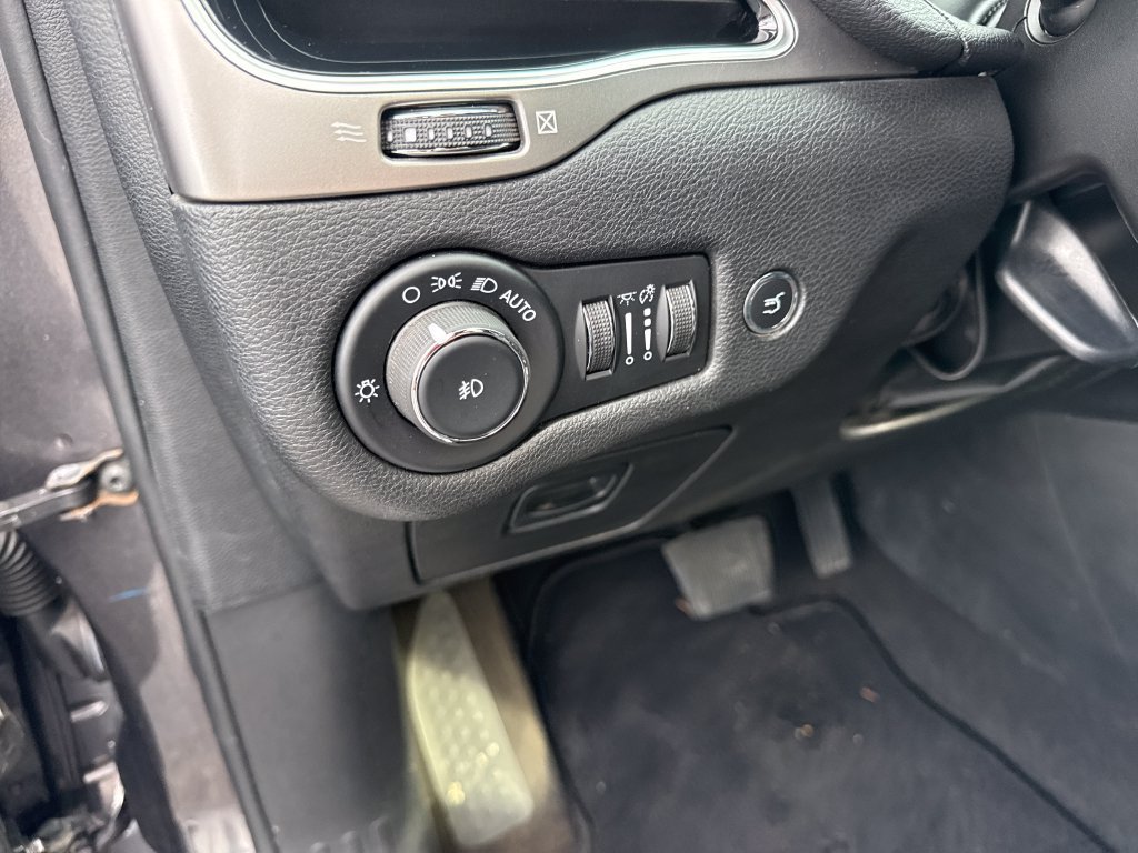 Used 2021 Jeep Cherokee High Altitude AWD/4WD image 32
