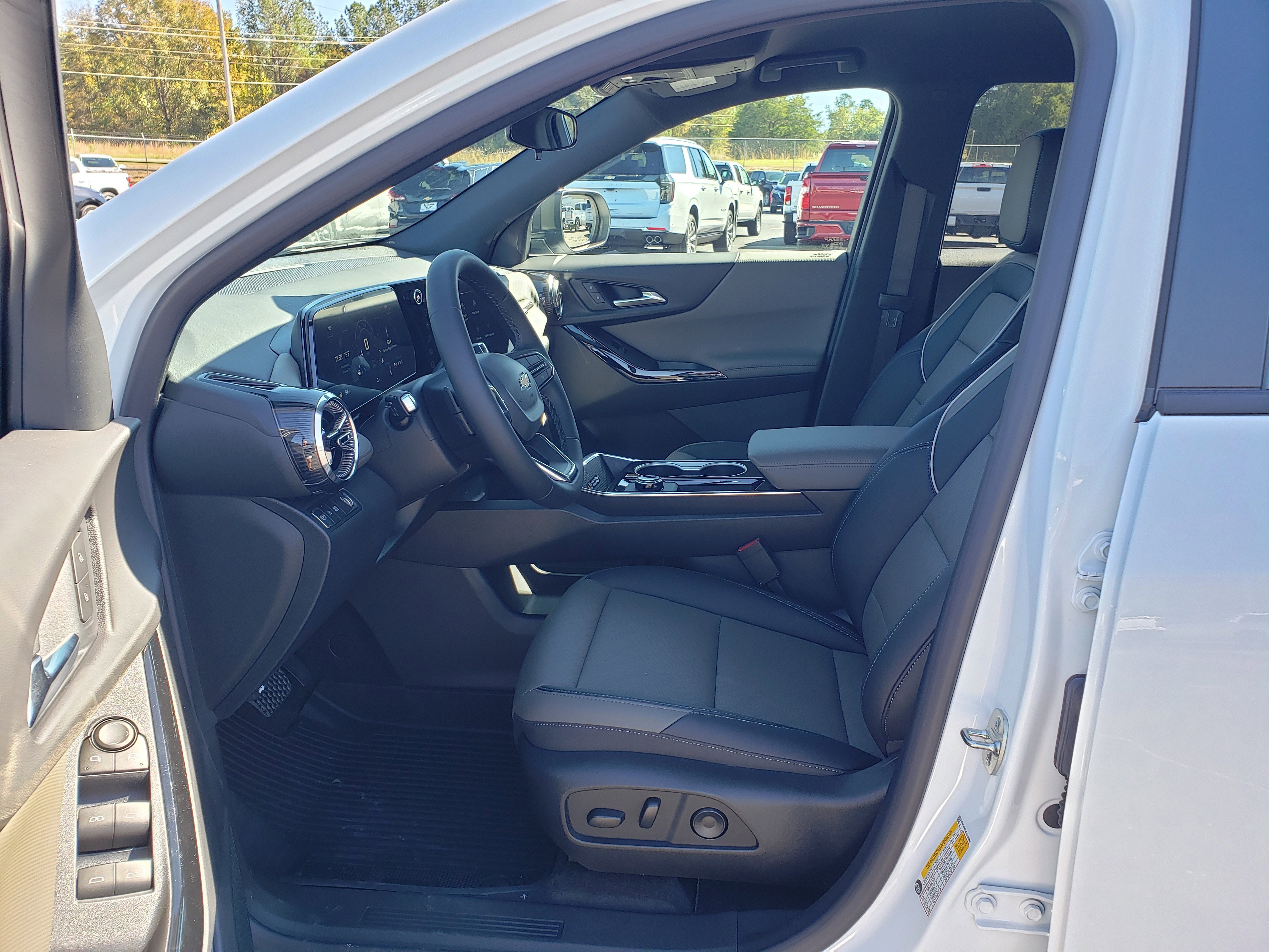 New 2026 Chevrolet Equinox LT w/ Convenience Package II image 31