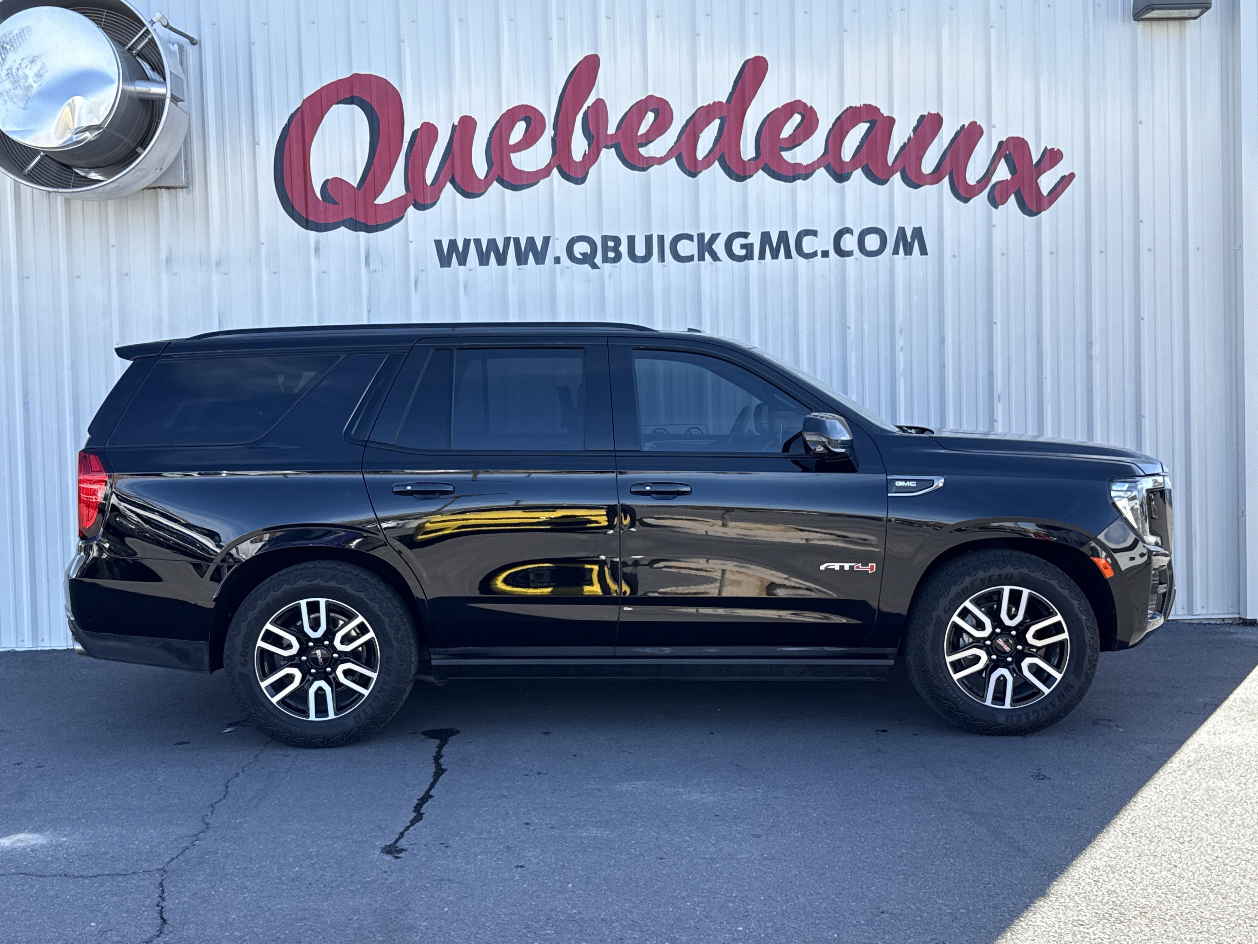 Used 2024 GMC Yukon AT4 w/ AT4 Premium Plus Package image 37