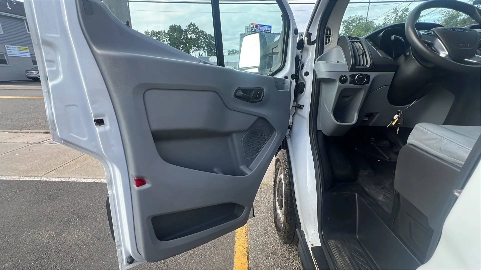 Used 2018 Ford Transit 250 130 Low Roof image 24