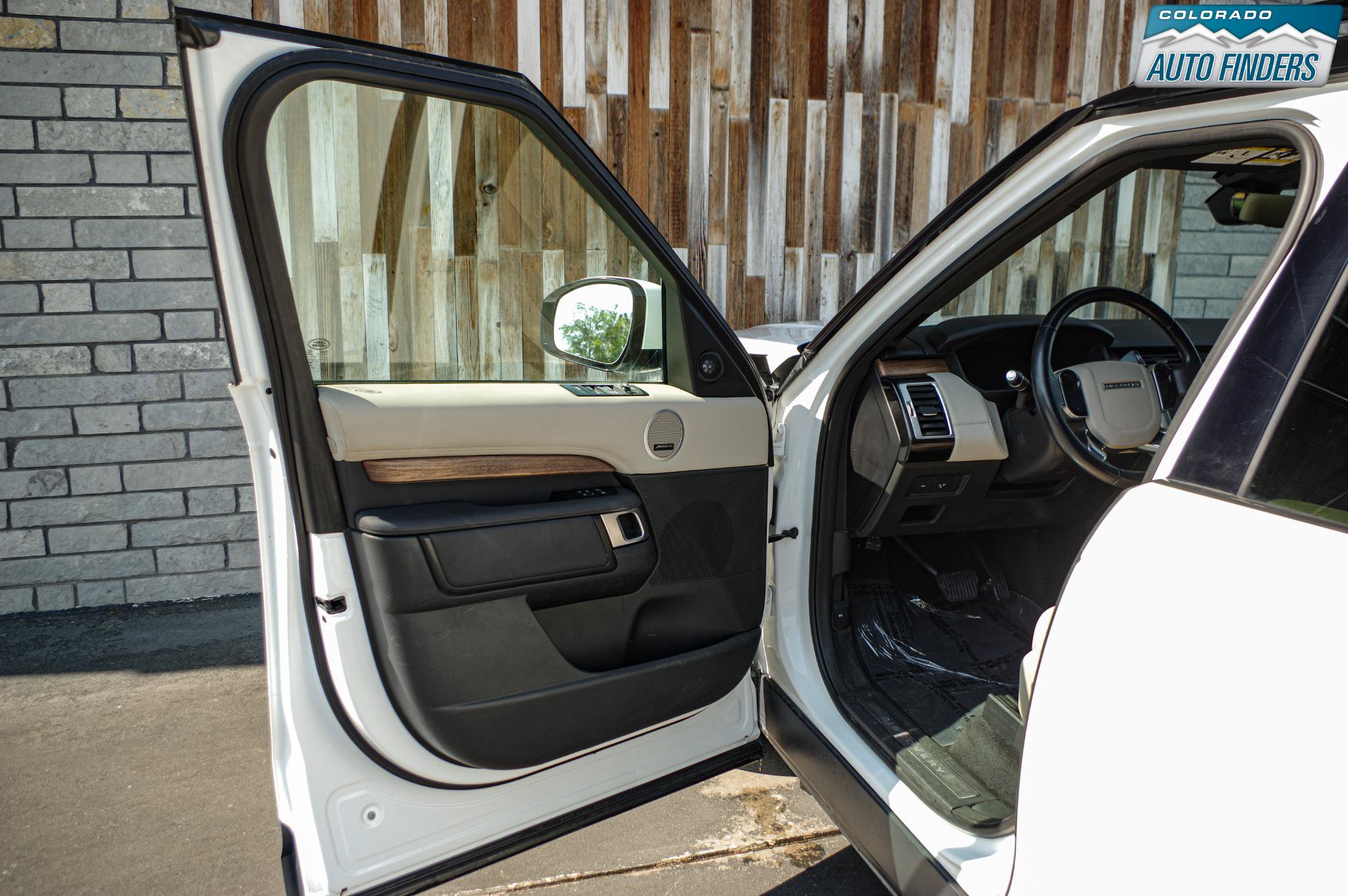 Used 2019 Land Rover Discovery HSE AWD/4WD image 10