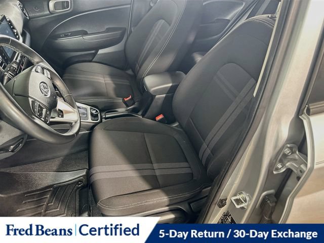 Certified 2021 Hyundai Venue SEL FWD image 17