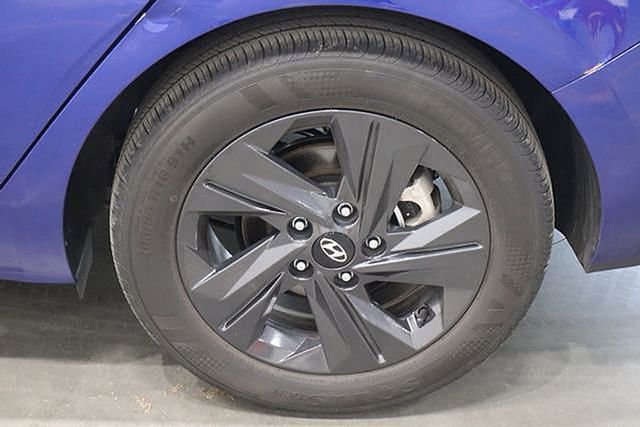 Used 2023 Hyundai Elantra SEL w/ Preferred Accessory Package image 39