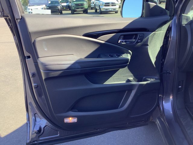 Used 2021 Honda Pilot Touring image 9