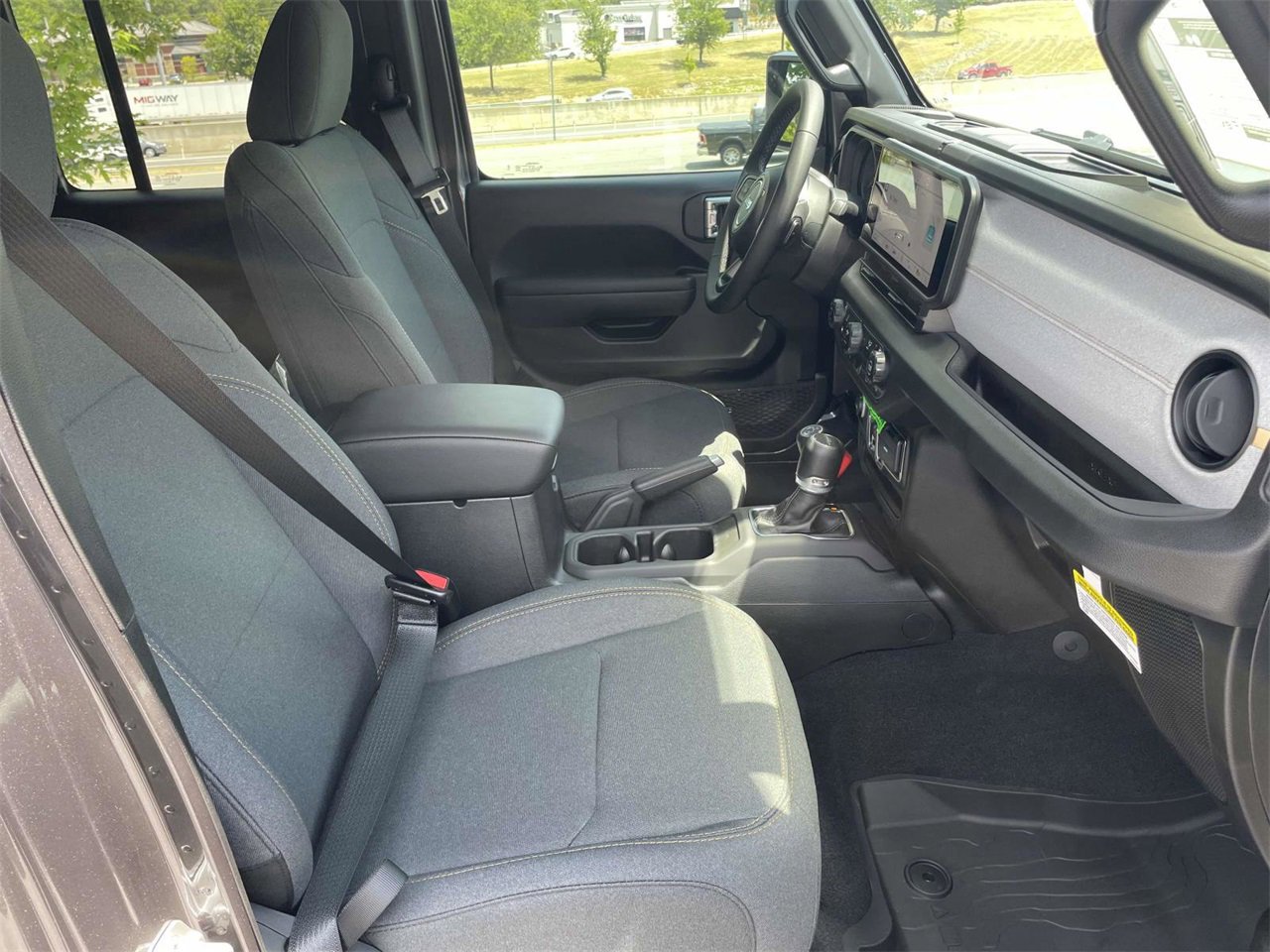 New 2025 Jeep Gladiator Sport image 32