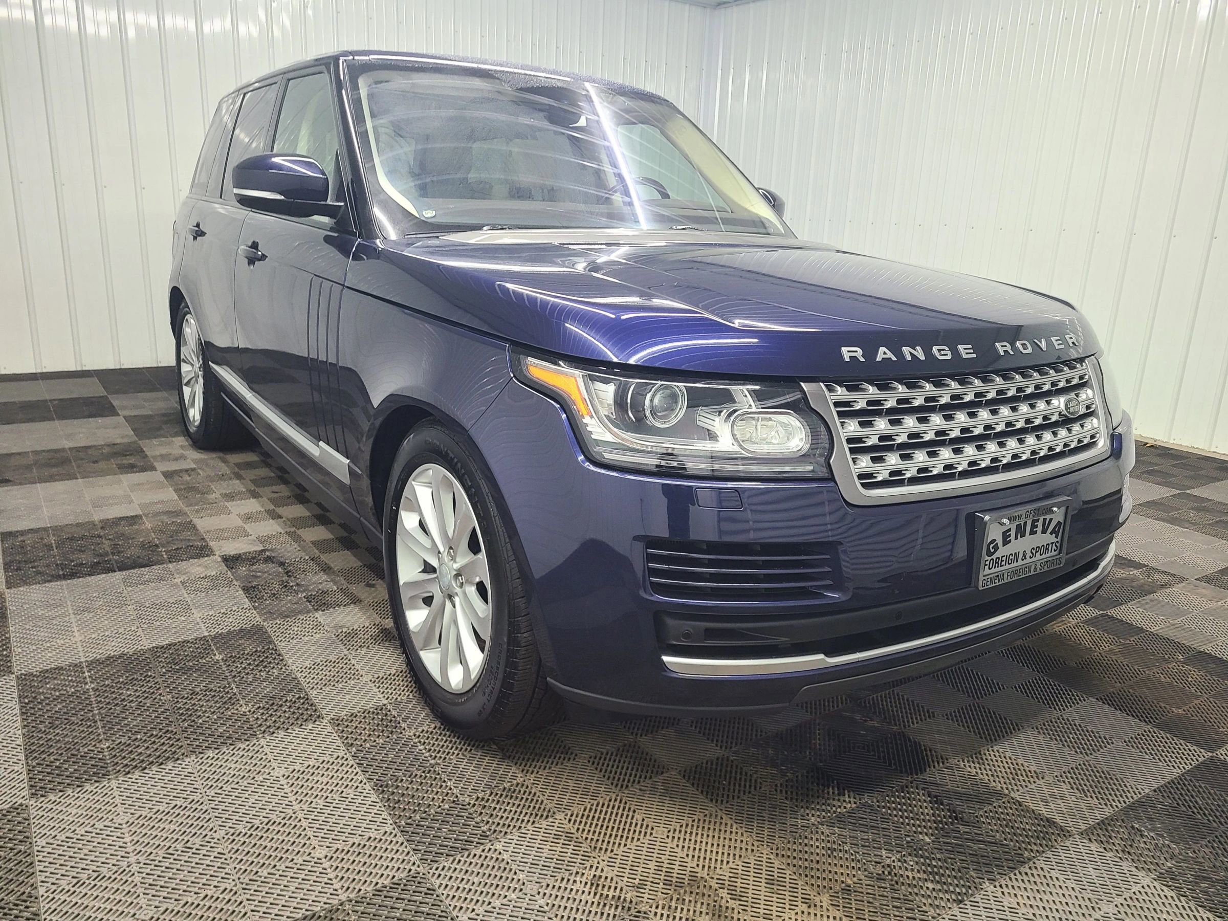 Used 2016 Land Rover Range Rover HSE image 14