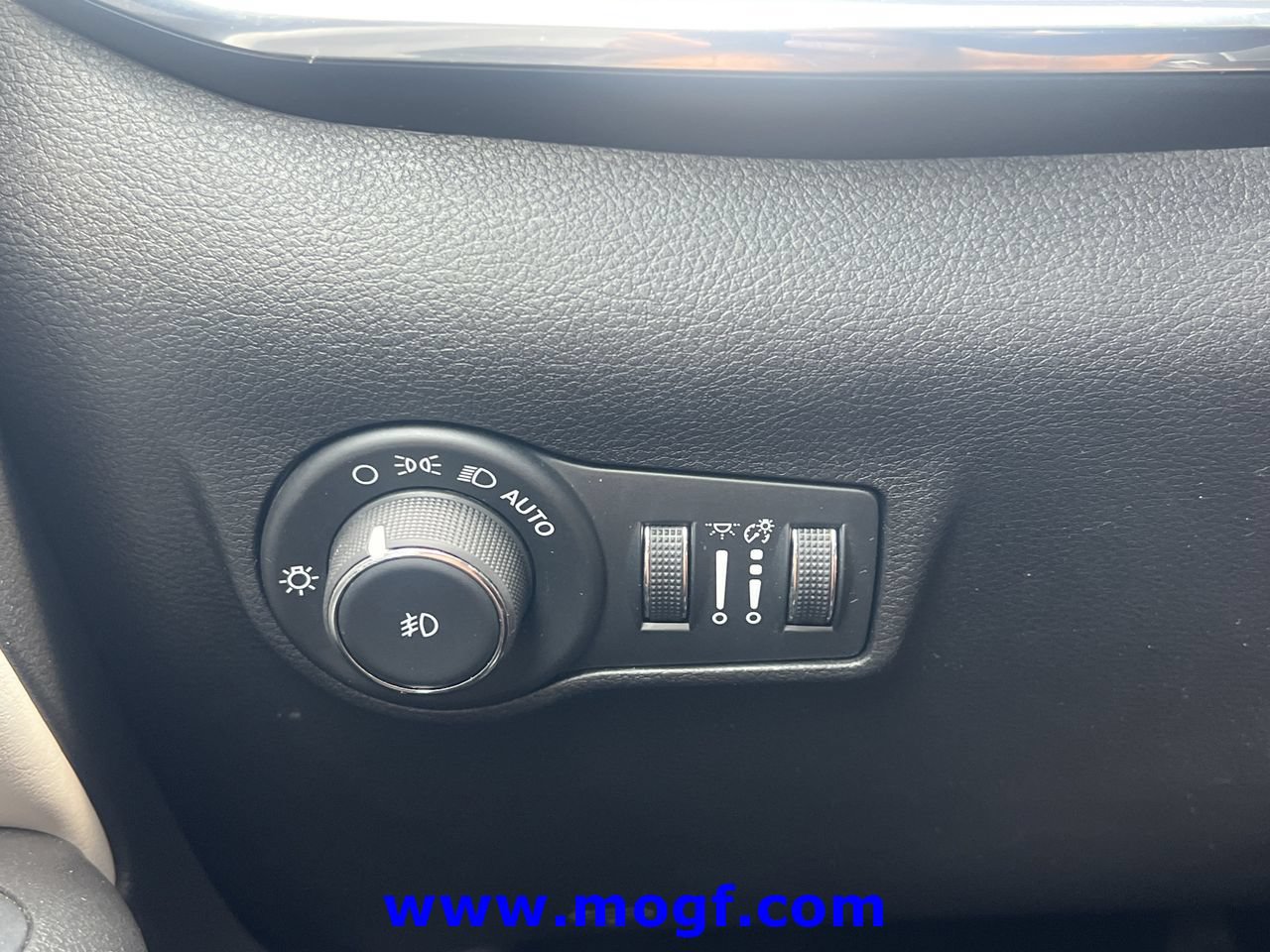 Used 2024 Jeep Compass Limited AWD/4WD image 15