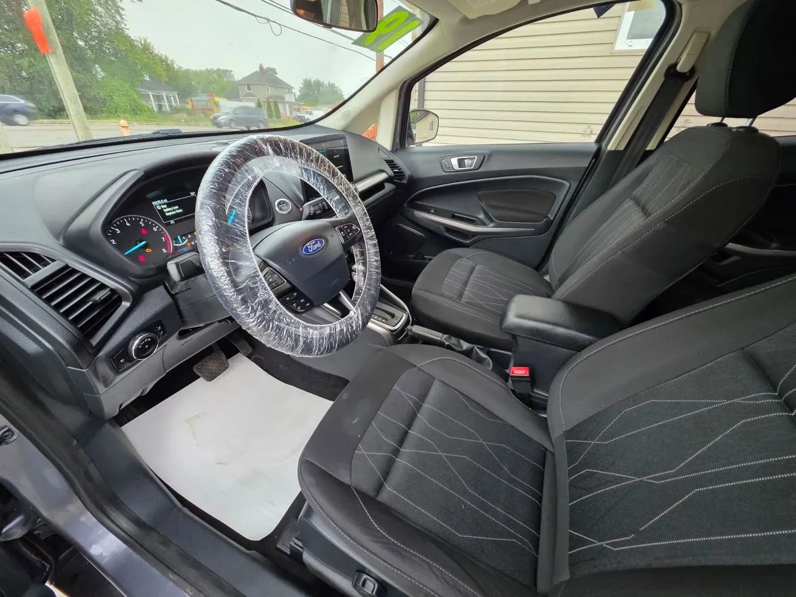 Used 2019 Ford EcoSport SE w/ SE Convenience Package image 10