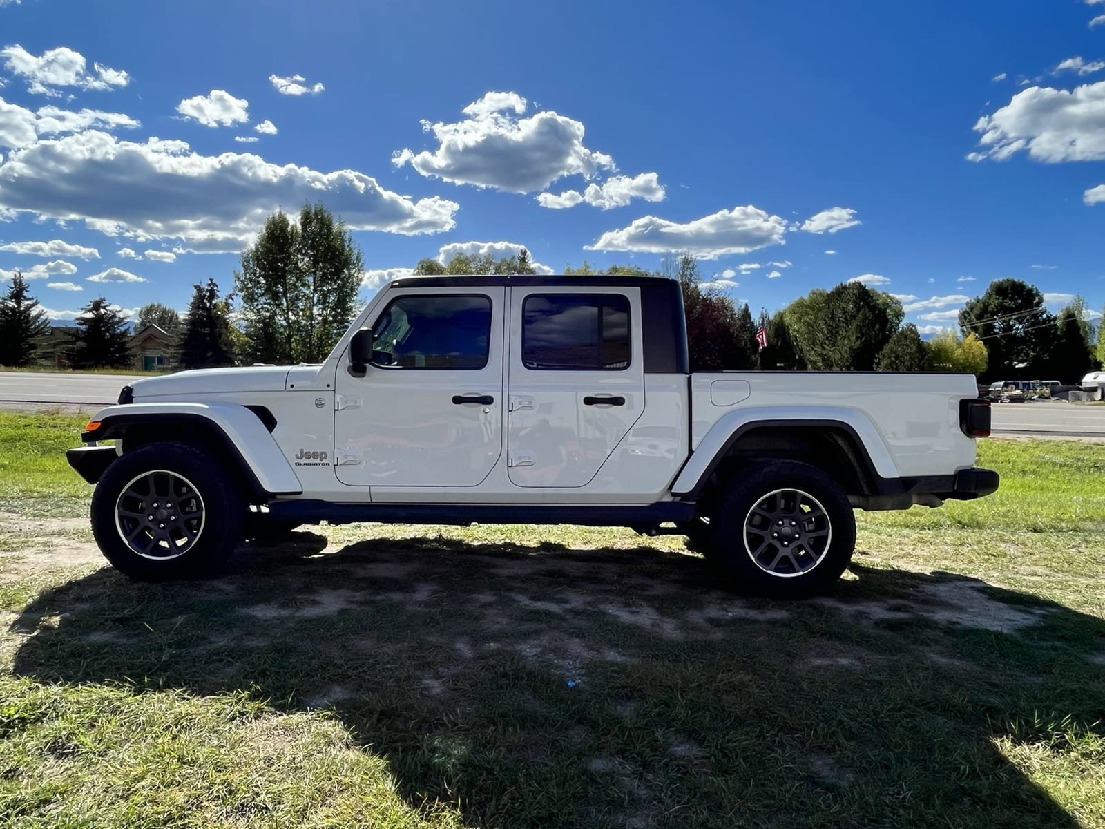 Used 2021 Jeep Gladiator Overland w/ Popular Equipment Package image 11