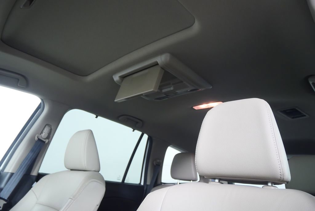 Used 2017 Honda Pilot Touring image 12