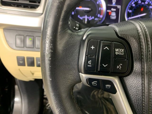 Used 2014 Toyota Highlander Limited image 23