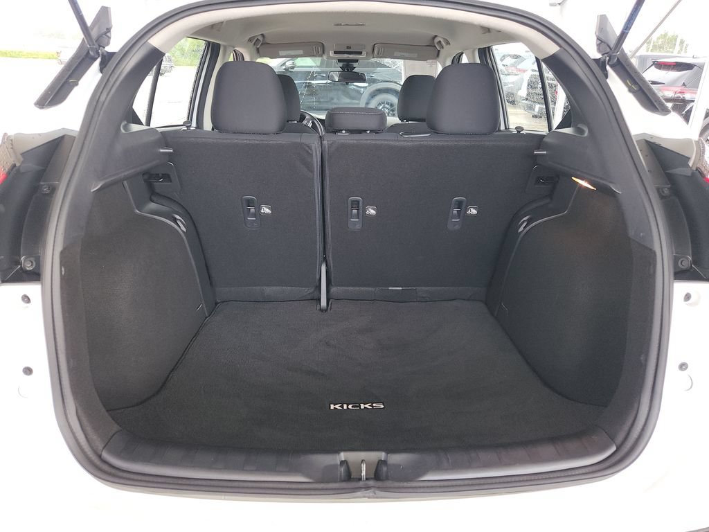Used 2024 Nissan Kicks SV FWD image 14