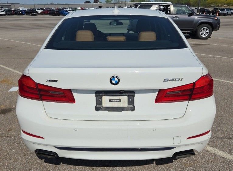 Used 2019 BMW 540i xDrive w/ Convenience Package AWD/4WD image 3