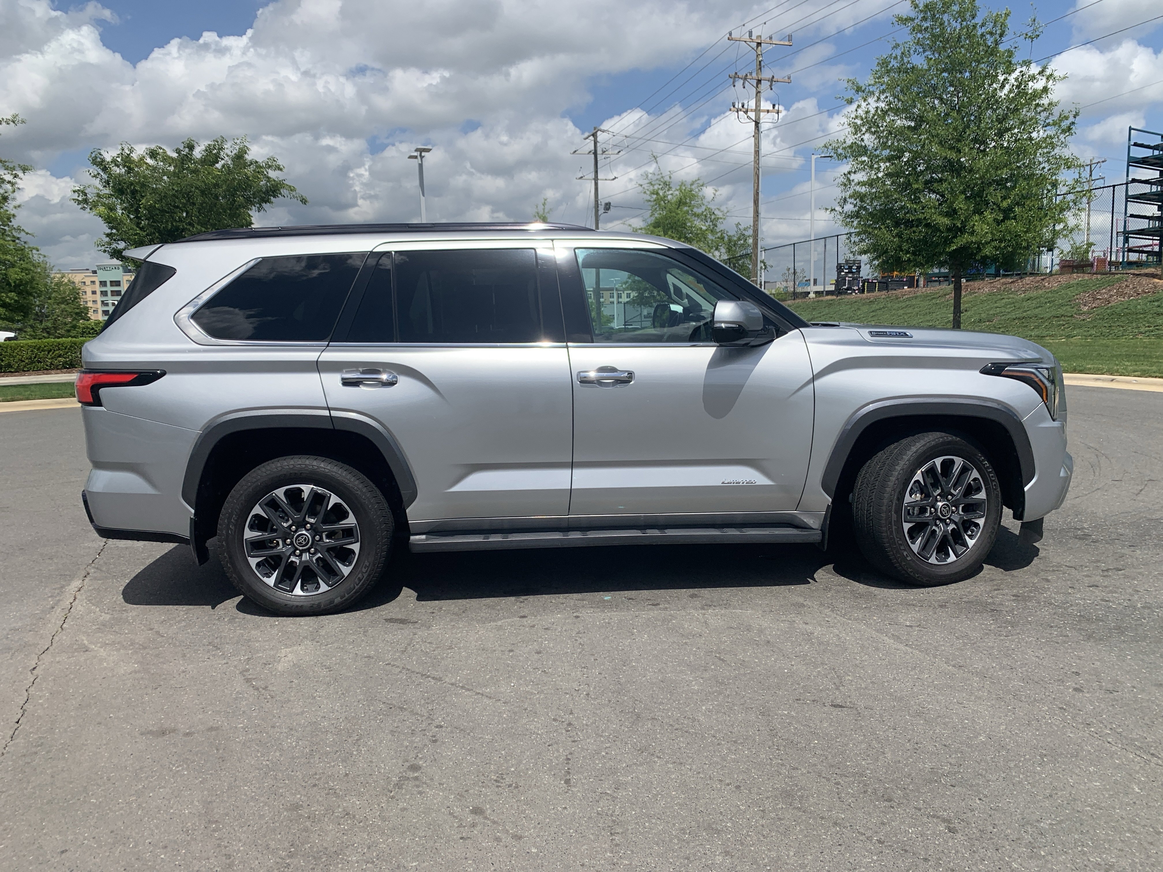 Used 2023 Toyota Sequoia Limited w/ Tow Technology Package AWD/4WD image 11