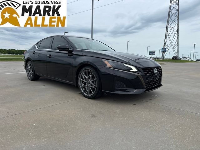 Used 2023 Nissan Altima 2.0 SR FWD image 1