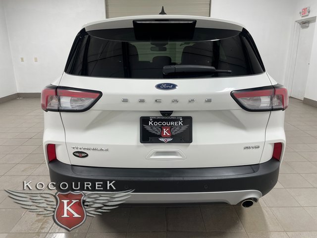 Used 2022 Ford Escape Titanium image 5